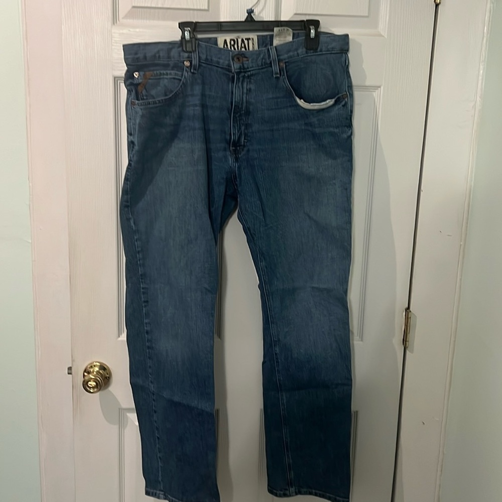 Ariat M4 low rise straight excellent condition 38/32